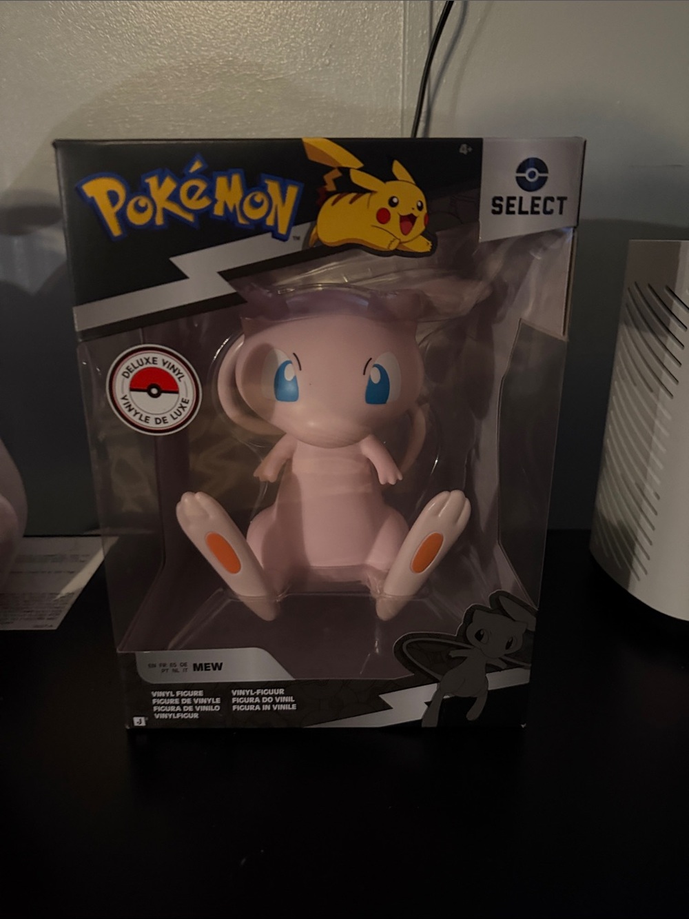 Mew Deluxe Vinyl Figure - Pink